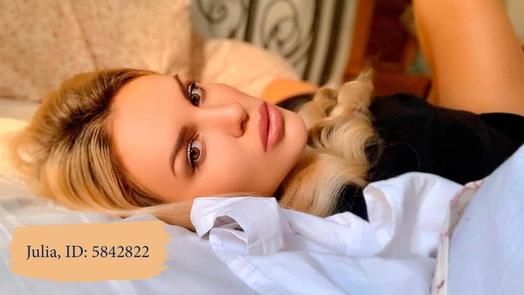 Julia B ID 5842822 1