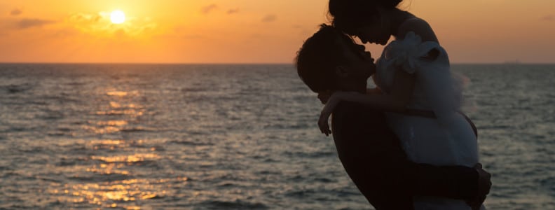 How to Balance Independence and Romance in Long-Distance Dating